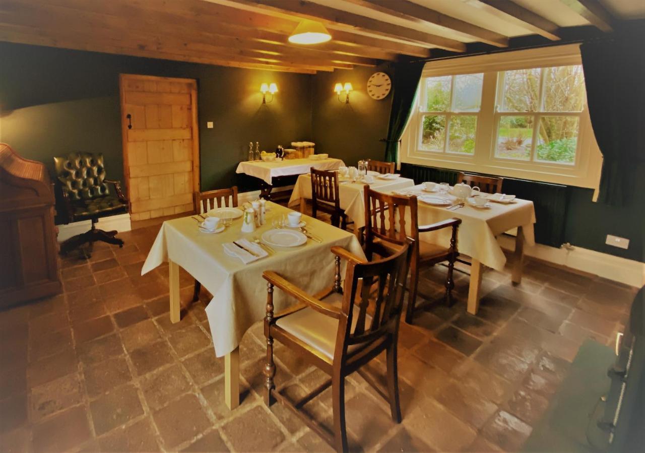 Hollies Farm B&B Рексем Экстерьер фото