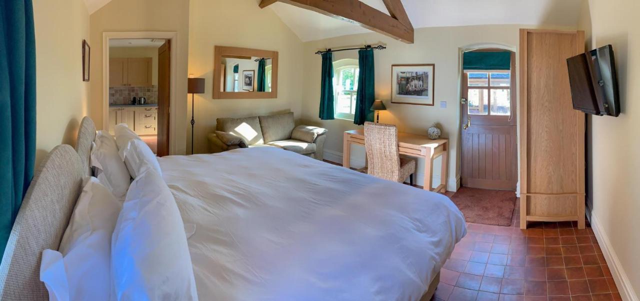 Hollies Farm B&B Рексем Экстерьер фото